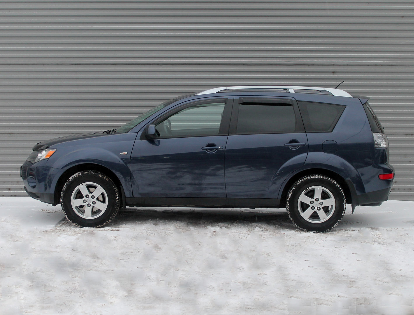 Купить 🚗 Mitsubishi Outlander 2008 цена от 950000 в Новосибирске, в  автосалоне Гепард №46580