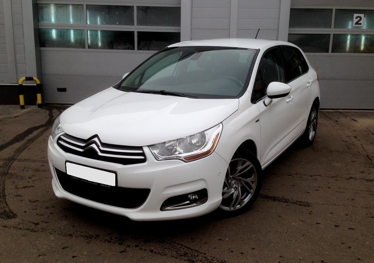 Купить Citroen C4 2012 цена от 670000 в Новосибирске, в автосалоне Гепард  №63572