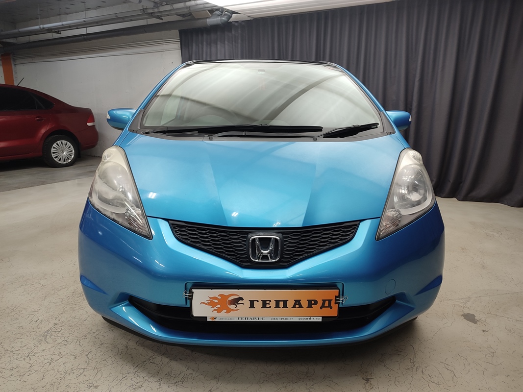 Купить Honda Fit 2010 цена от в Новосибирске, в автосалоне Гепард №164455