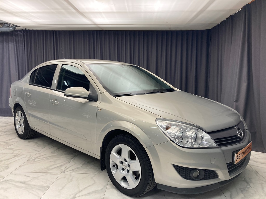 Купить 🚗 Opel Astra 2008 цена от в Новосибирске, в автосалоне Гепард  №169386