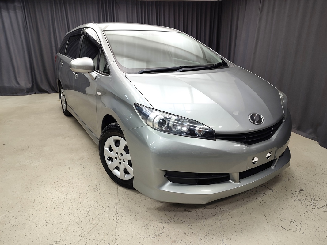 Продажа автомобиля Toyota Wish 2011 в Новосибирске ID167423