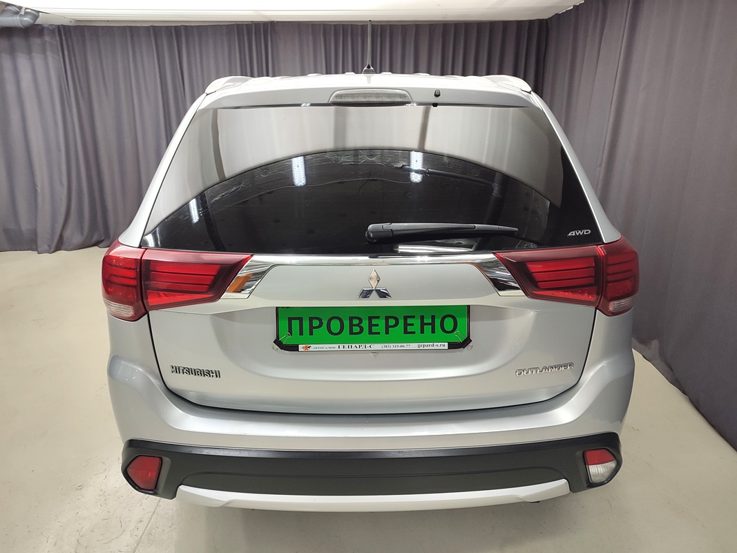 Купить 🚗 Mitsubishi Outlander 2015 цена от 1700000 в Новосибирске, в  автосалоне Гепард №167747