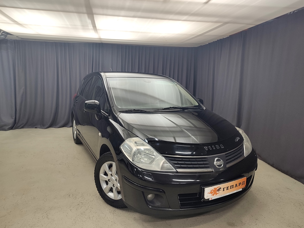 Купить 🚗 Nissan Tiida 2008 цена от 650000 в Новосибирске, в автосалоне  Гепард №168122