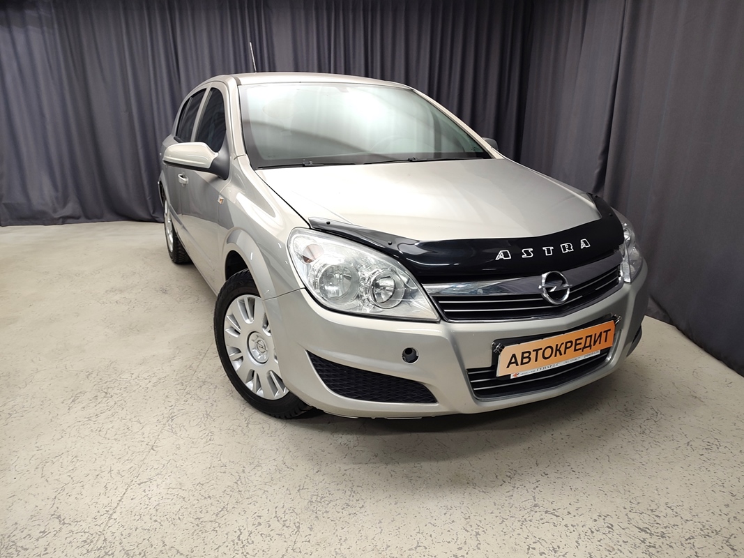 Купить Opel Astra 2008 цена от 390000 в Новосибирске, в автосалоне Гепард  №168323