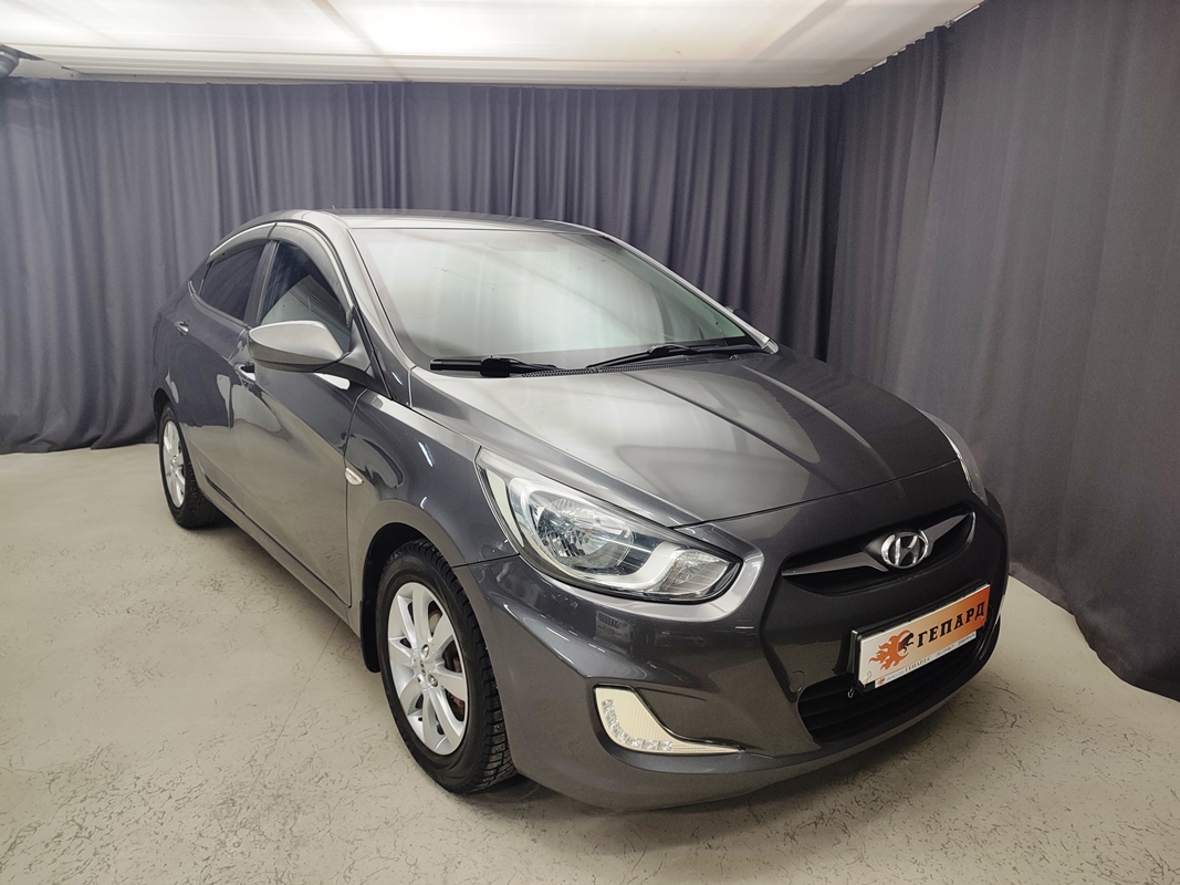 Купить Hyundai Solaris 2011 цена от 520000 в Новосибирске, в автосалоне  Гепард №168336