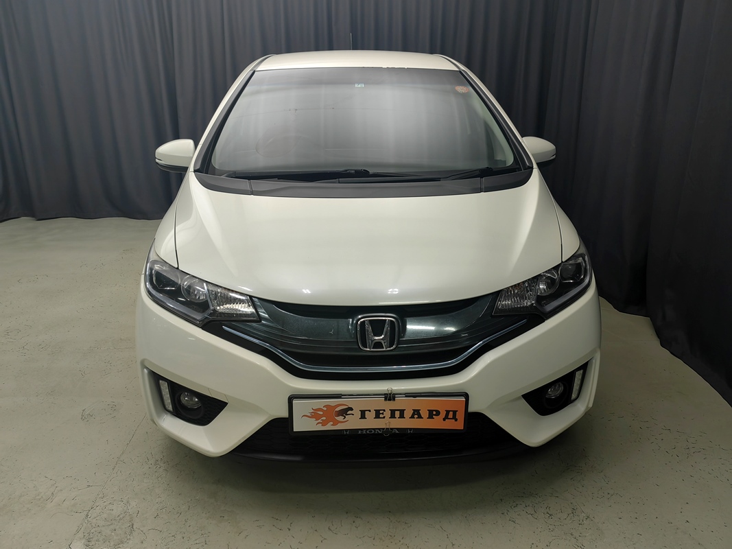 Купить Honda Fit 2014 цена от 850000 в Новосибирске, в автосалоне Гепард  №168613