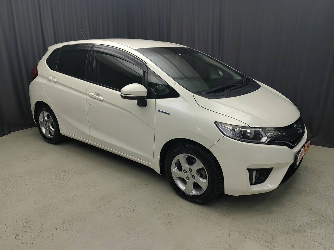 Купить Honda Fit 2014 цена от 850000 в Новосибирске, в автосалоне Гепард  №168613