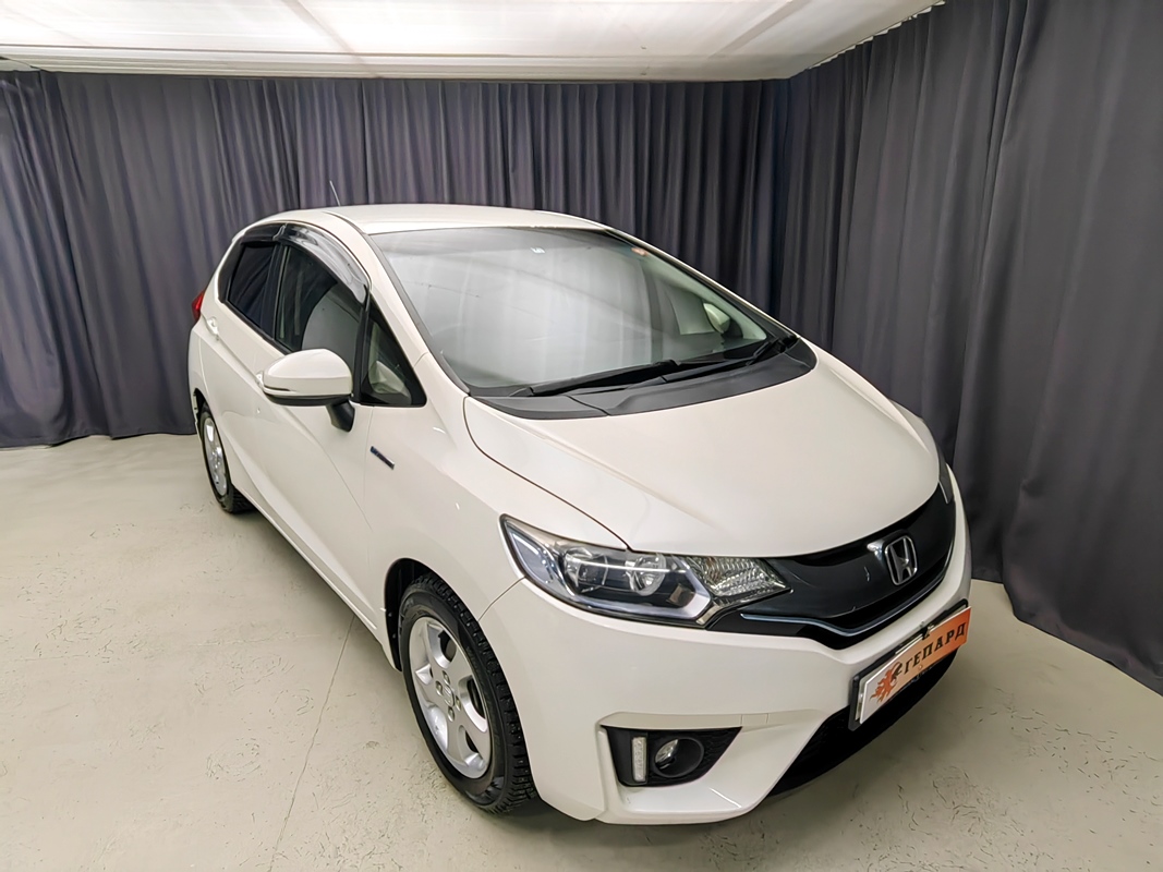 Купить Honda Fit 2014 цена от 850000 в Новосибирске, в автосалоне Гепард  №168613