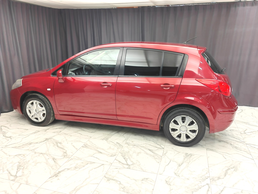 Купить 🚗 Nissan Tiida 2011 цена от 700000 в Новосибирске, в автосалоне  Гепард №168843