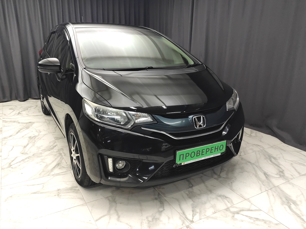 Купить 🚗 Honda Fit 2014 цена от 850000 в Новосибирске, в автосалоне Гепард  №168892