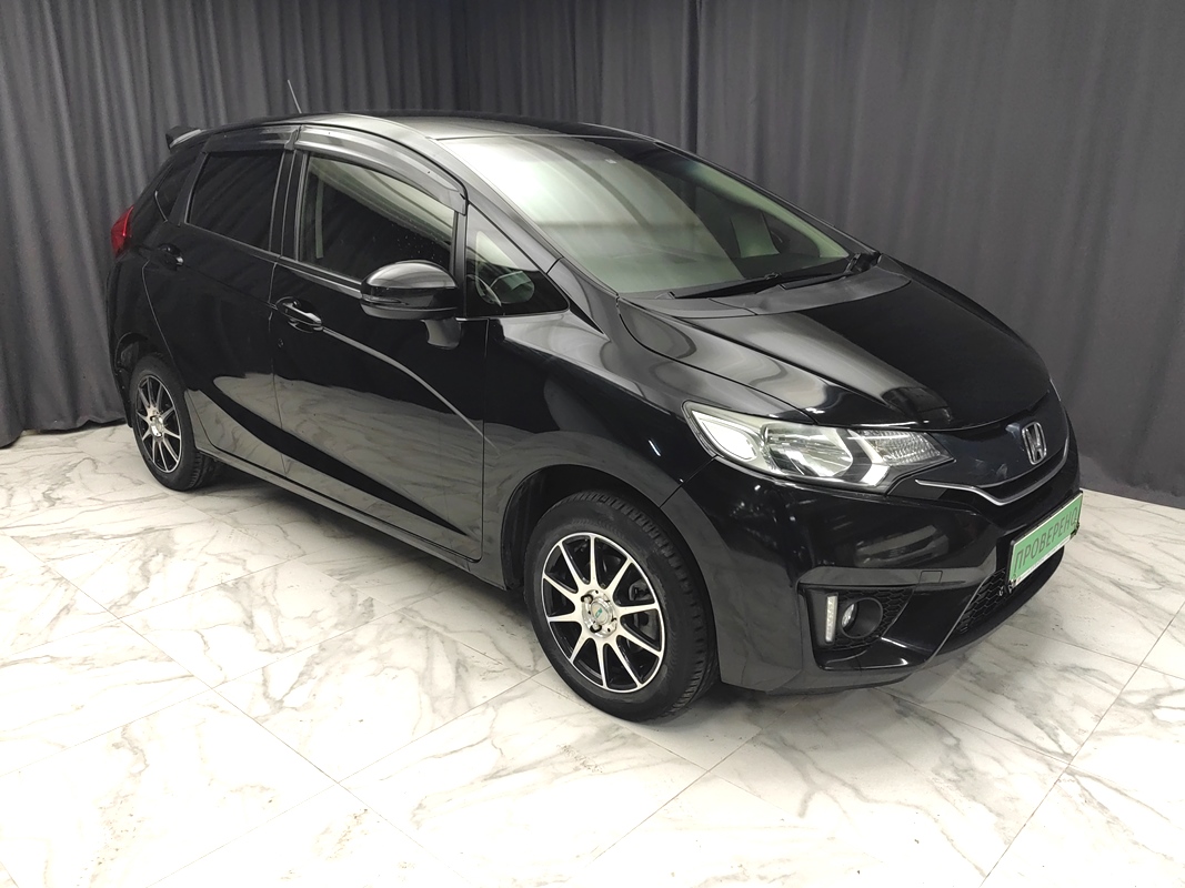 Купить 🚗 Honda Fit 2014 цена от 850000 в Новосибирске, в автосалоне Гепард  №168892