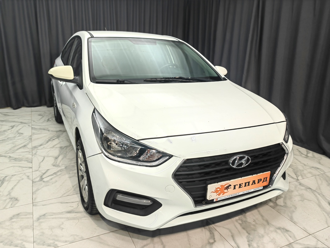 Купить 🚗 Hyundai Solaris 2017 цена от 850000 в Новосибирске, в автосалоне  Гепард №169089