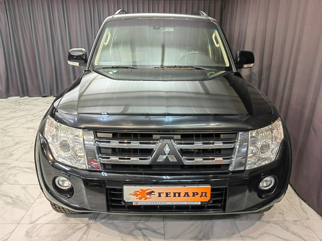 Купить 🚗 Mitsubishi Pajero 2013 цена от 1400000 в Новосибирске, в  автосалоне Гепард №169130