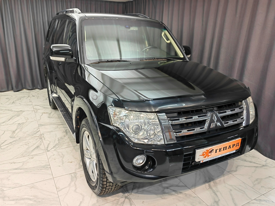 Купить 🚗 Mitsubishi Pajero 2013 цена от 1400000 в Новосибирске, в  автосалоне Гепард №169130