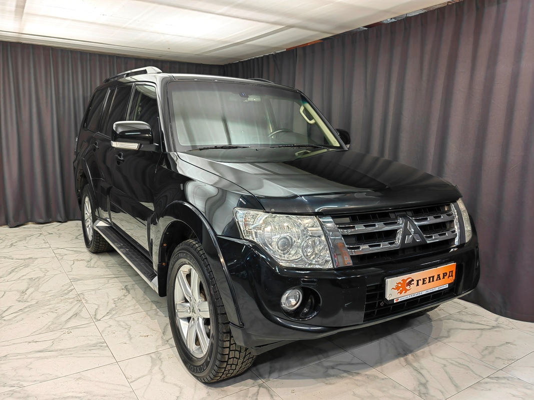 Купить 🚗 Mitsubishi Pajero 2013 цена от 1400000 в Новосибирске, в  автосалоне Гепард №169130