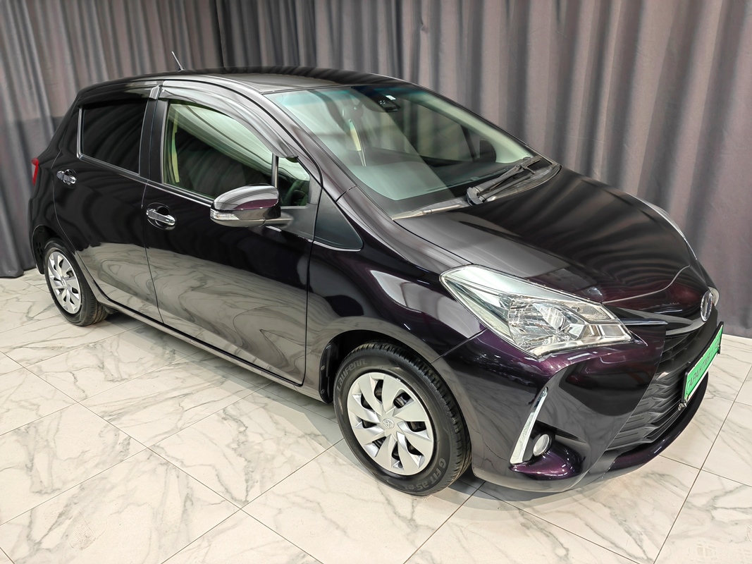 Купить 🚗 Toyota Vitz 2018 цена от 1070000 в Новосибирске, в автосалоне  Гепард №169134