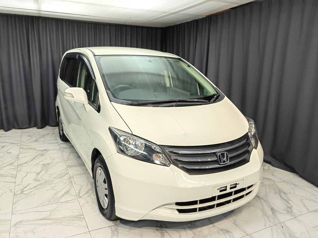 Купить Honda Freed 2010 цена от 780000 в Новосибирске, в автосалоне Гепард  №169220