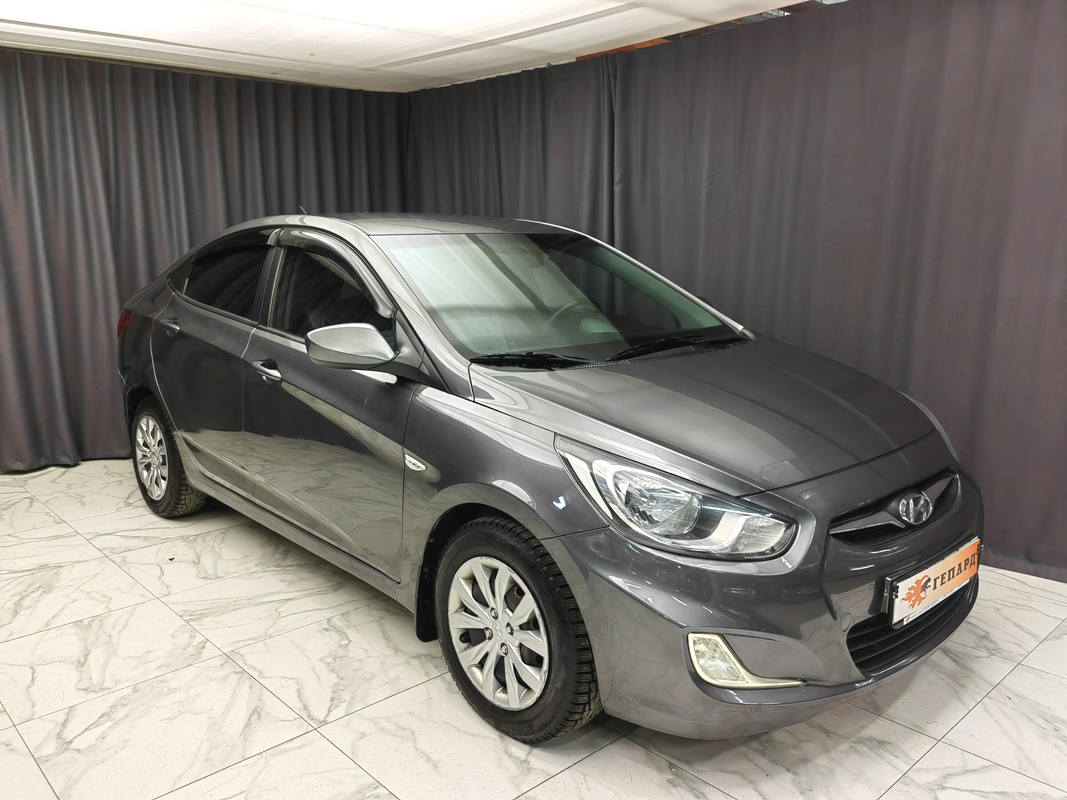 Купить 🚗 Hyundai Solaris 2011 цена от 520000 в Новосибирске, в автосалоне  Гепард №169616