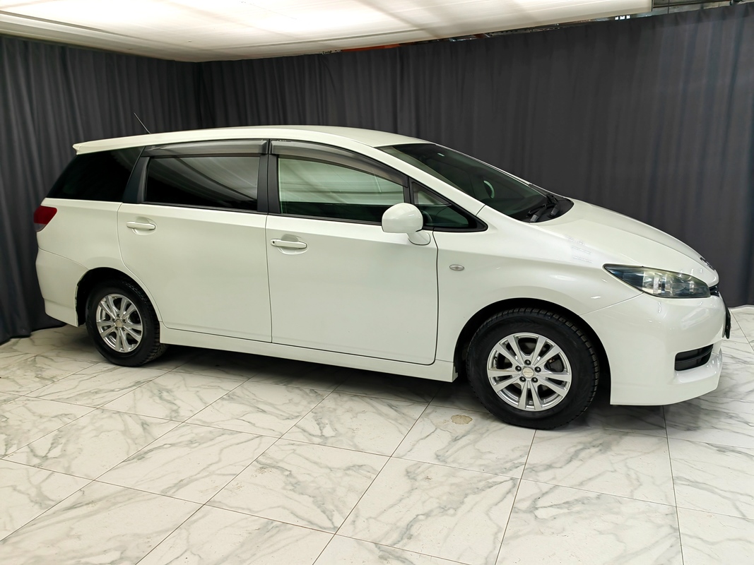 Купить 🚗 Toyota Wish 2011 цена от 700000 в Новосибирске, в автосалоне  Гепард №169640