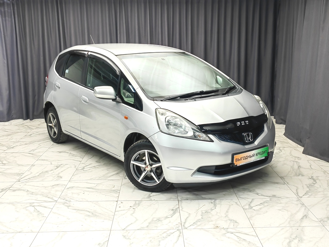 Купить 🚗 Honda Fit 2009 цена от в Новосибирске, в автосалоне Гепард №169672