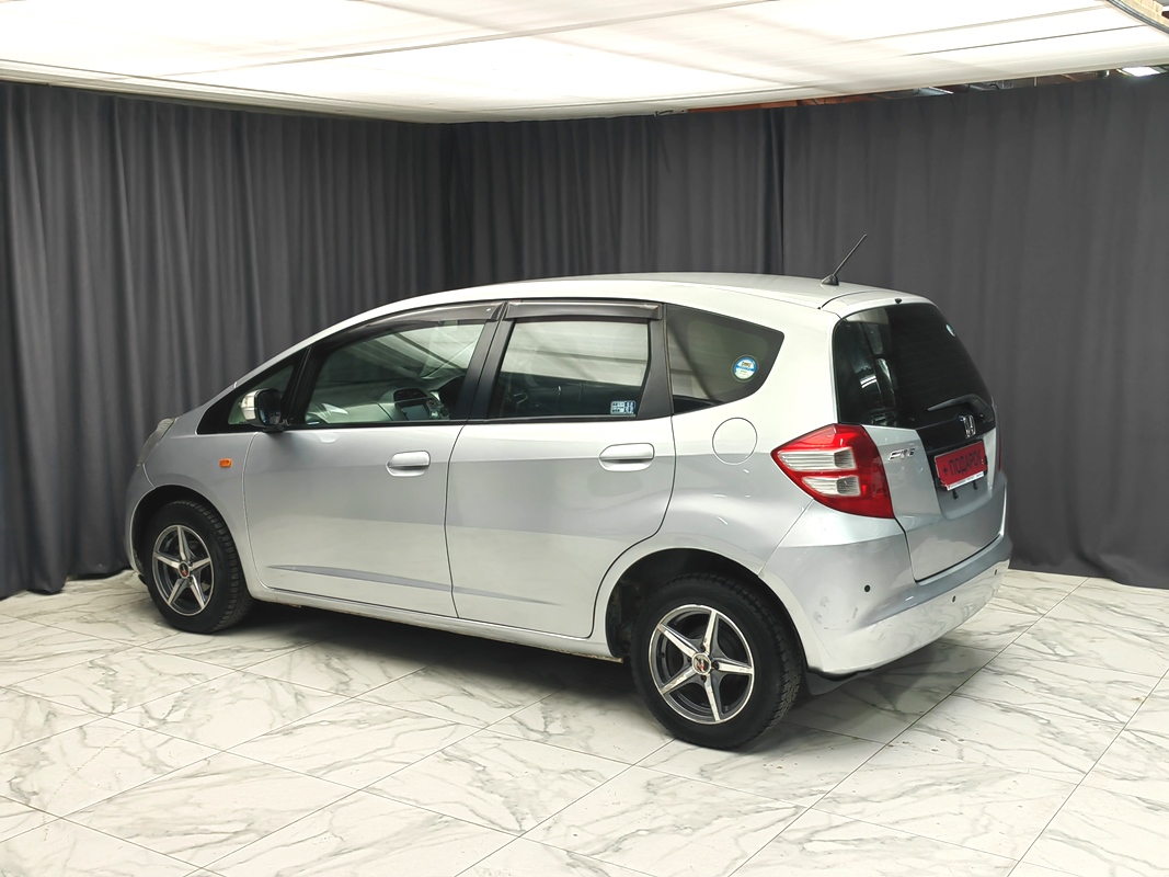 Купить 🚗 Honda Fit 2009 цена от в Новосибирске, в автосалоне Гепард №169672