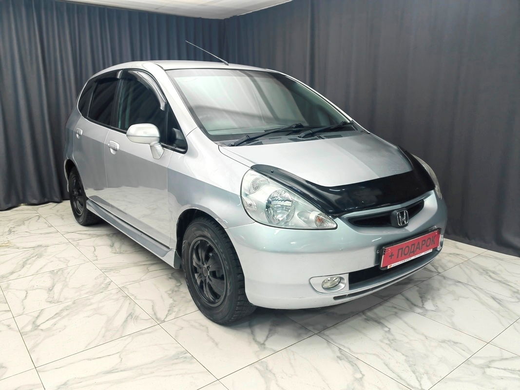 Купить Honda Fit 2002 цена от в Новосибирске, в автосалоне Гепард №169806