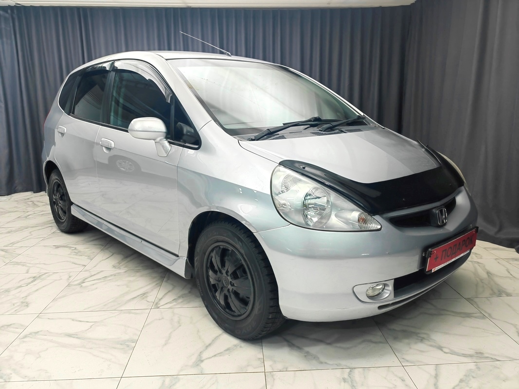 Купить 🚗 Honda Fit 2002 цена от в Новосибирске, в автосалоне Гепард №169806