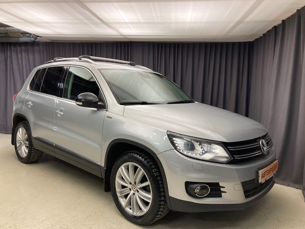 Купить 🚗 Volkswagen Tiguan 2013 цена от 980000 в Новосибирске, в  автосалоне Гепард №168196