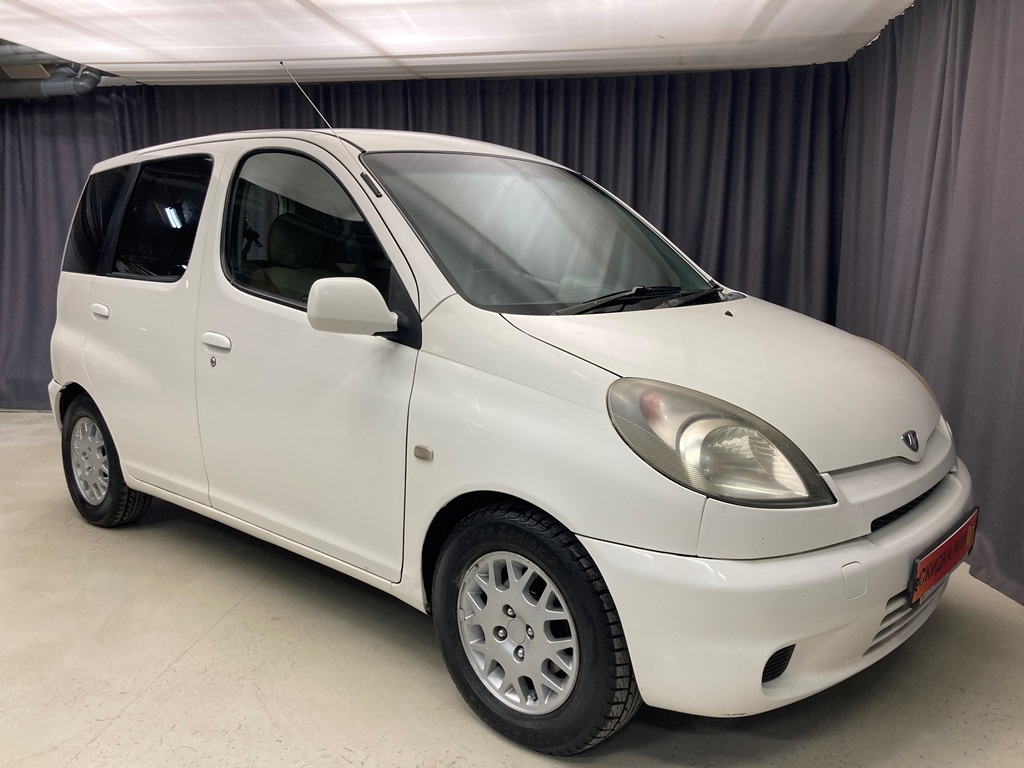 Купить Toyota Funcargo 2001 цена от в Новосибирске, в автосалоне Гепард  №168579