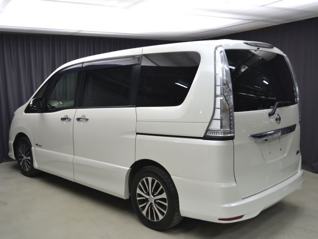 Nissan Serena 2015 РіРѕРґ