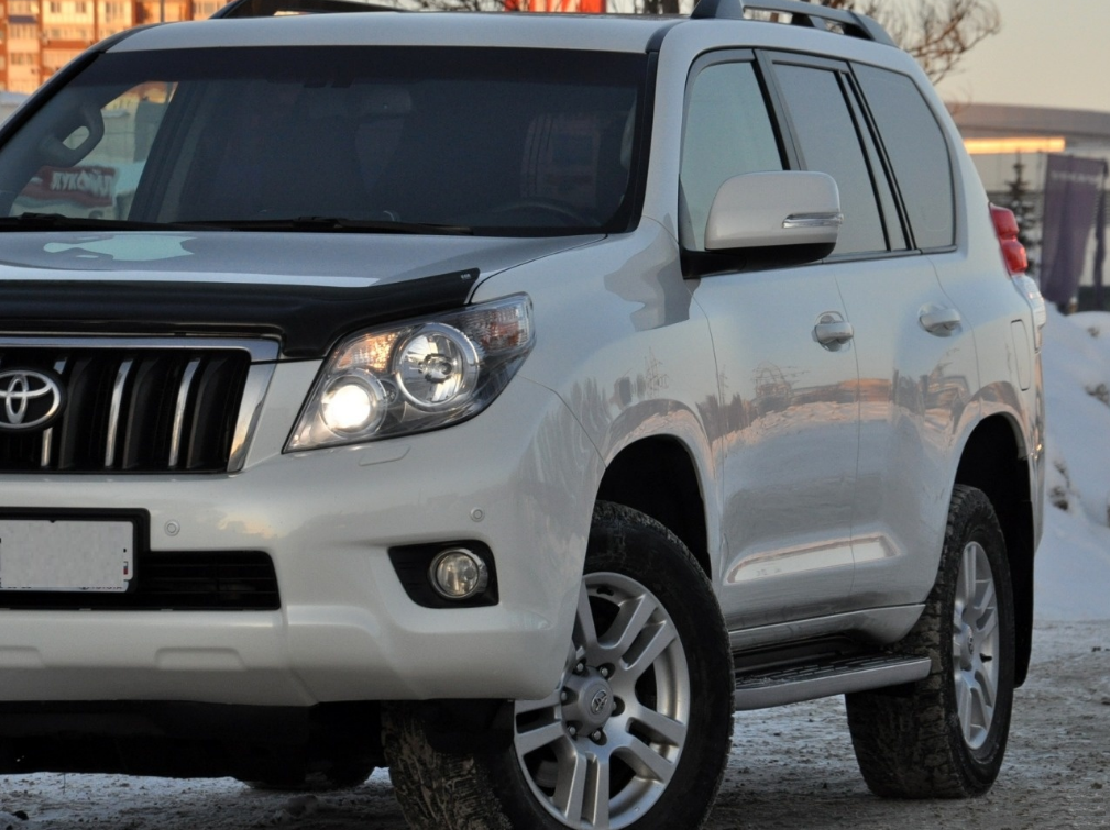 Land cruiser prado 2012 год. Тойота Прадо 2010. Toyota Land Cruiser Prado 2010 белый. Toyota Prado 2010г. Тойота ленд Крузер Прадо 2010 белая.